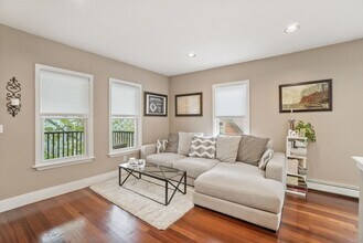 Building Photo - 31 Regent St