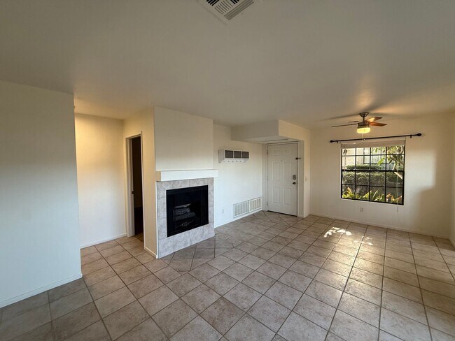 Building Photo - Beautiful 2B/2BA Condo in Rancho Penasquitos!