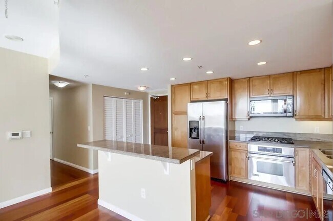 Building Photo - 510 1st Ave