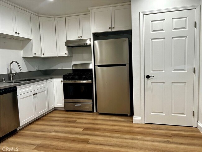 Foto del edificio - 4921 Persimmon Ave