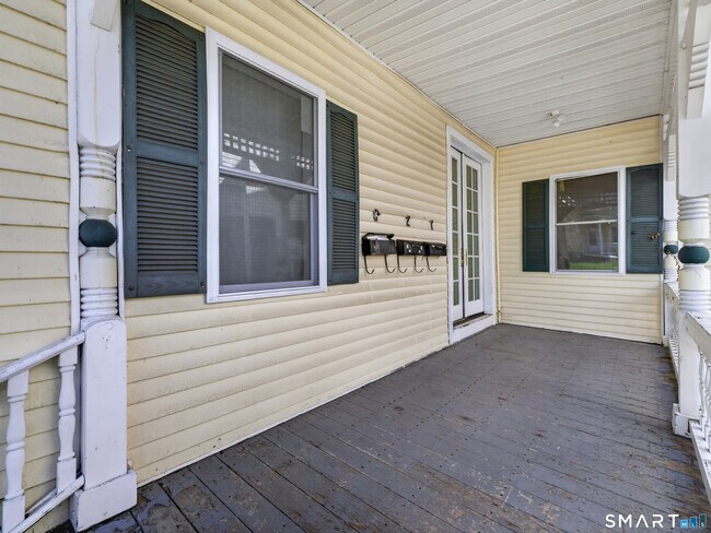 Foto del edificio - 111 Laurel Hill Ave
