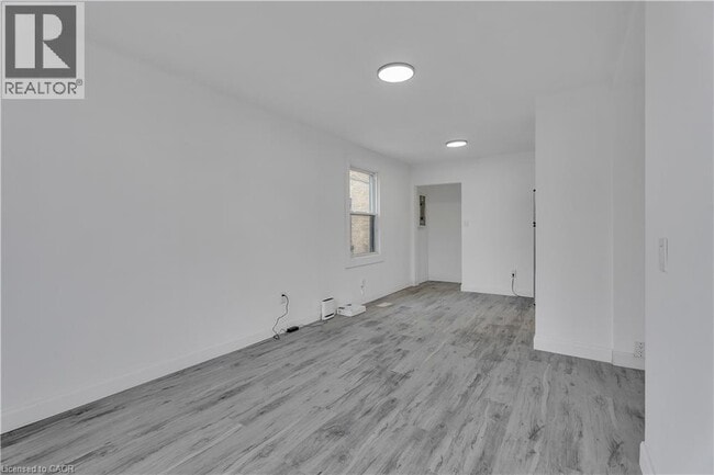 Building Photo - 338 Hamilton Rd