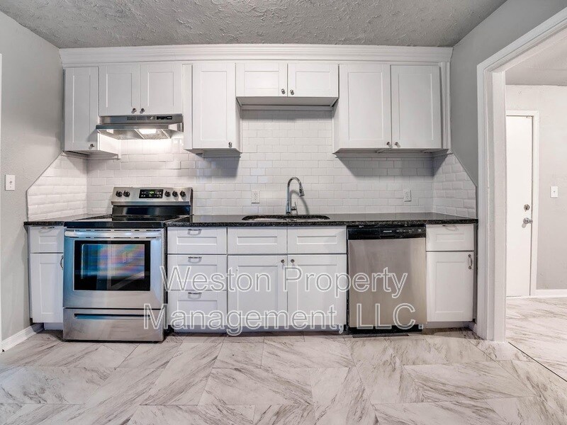 Photo - 2604 Northeast 22nd Street