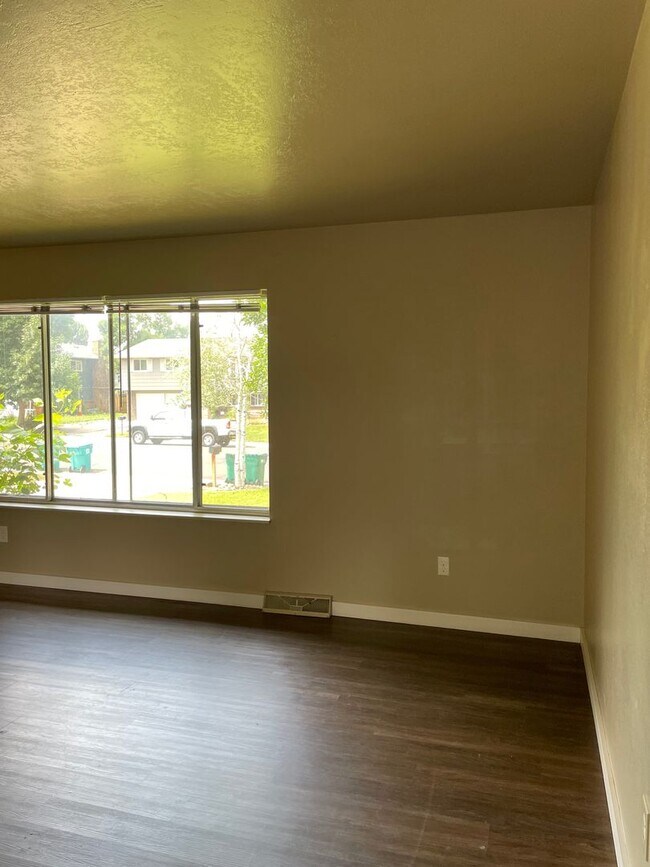 Foto del edificio - STUDENTS WELCOME! 5 Bedroom 3 Bathroom Single Family Home West Fort Collins