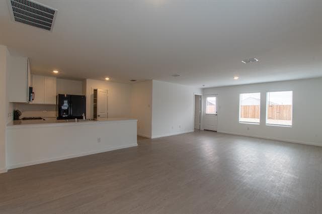 Building Photo - 1605 Parlier St