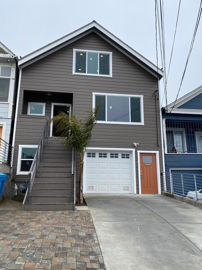 Photo - 265 Flournoy St House