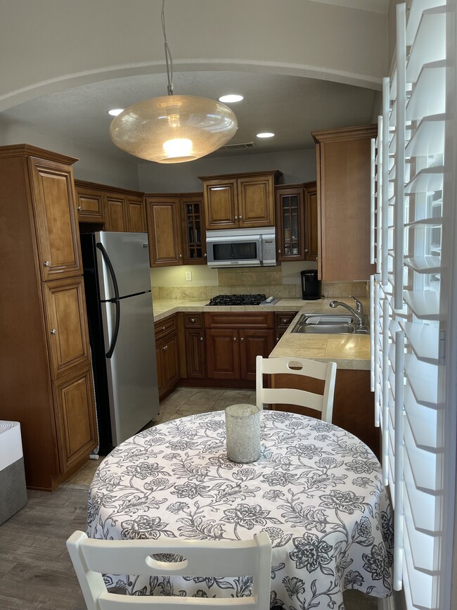 Building Photo - 14392 Four Winds Dr