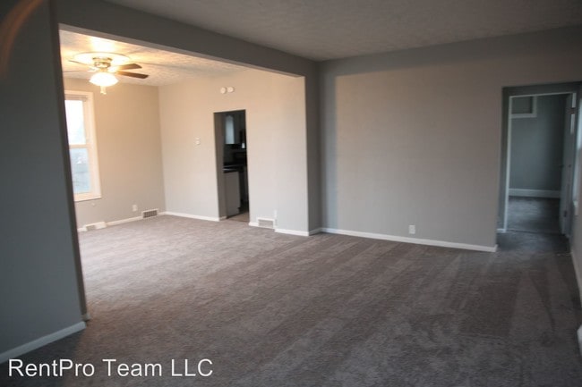 Building Photo - 2132 Rockingham Rd