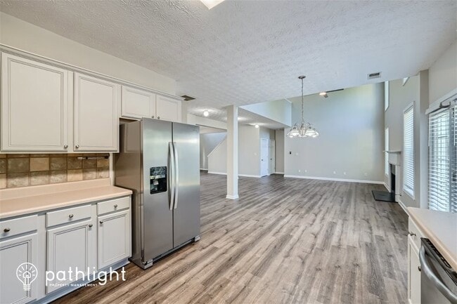 Building Photo - 733 Winbrook Drive