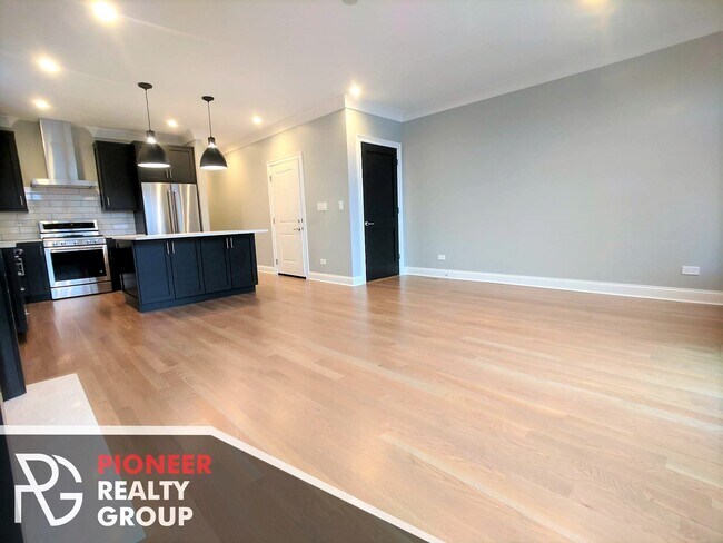 Foto del edificio - 2318 N Southport Ave