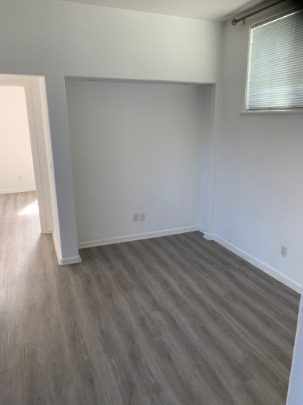 Foto del edificio - 2019 E 20th St