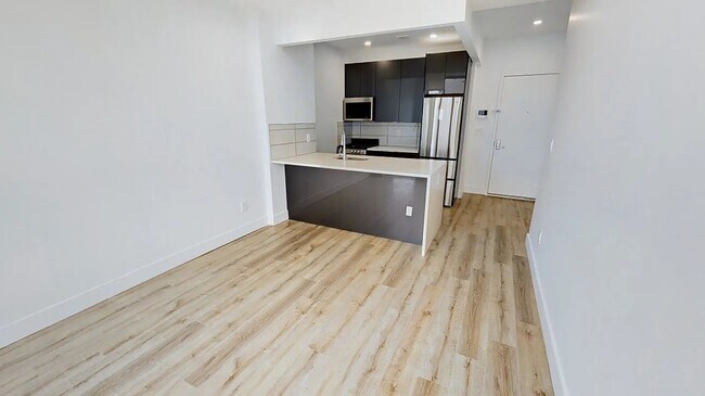 Building Photo - 416 Lenox Avenue
