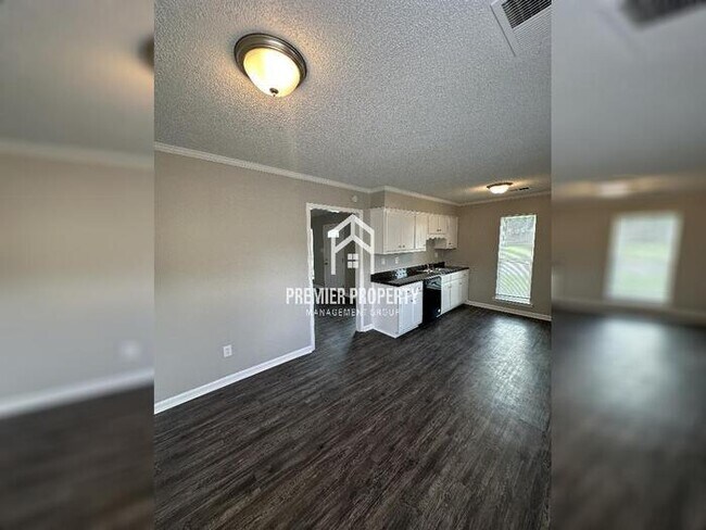 Foto del edificio - 6600 Elkgate - Available Now!
