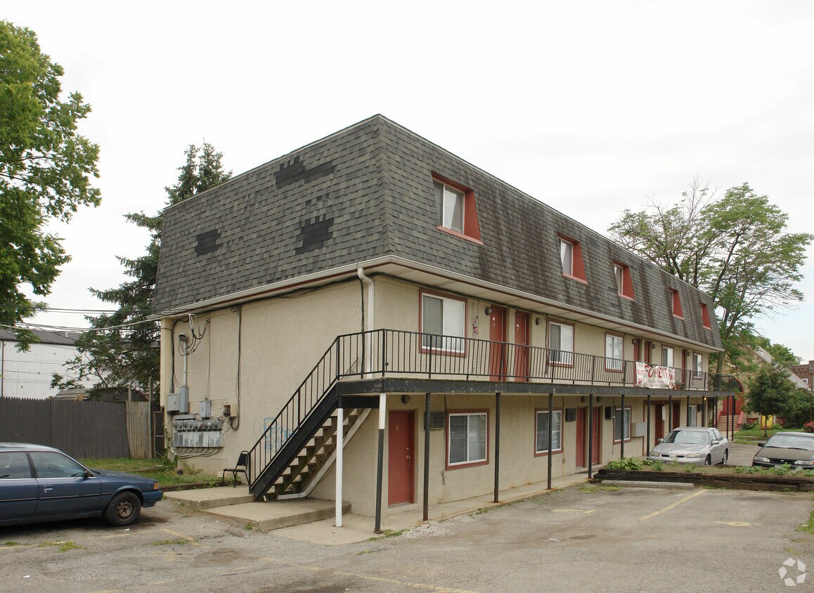 Building Photo - 1492 Indianola Ave