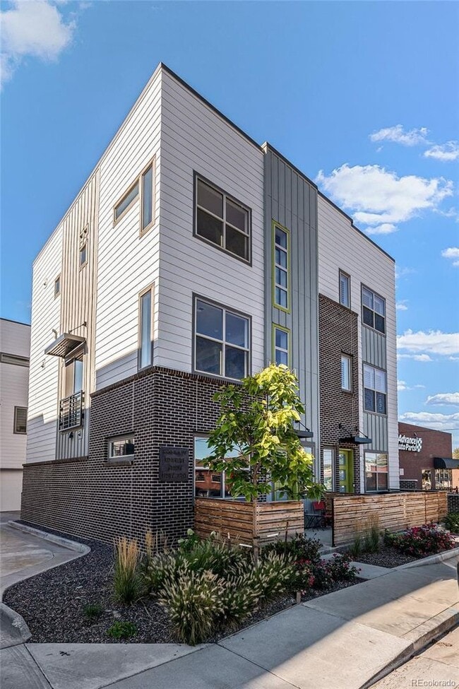 Building Photo - 4100 E Iliff Ave