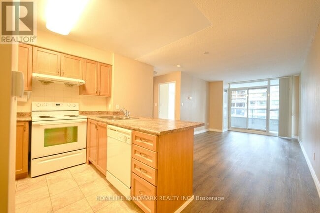 Building Photo - 35 Hollywood Ave