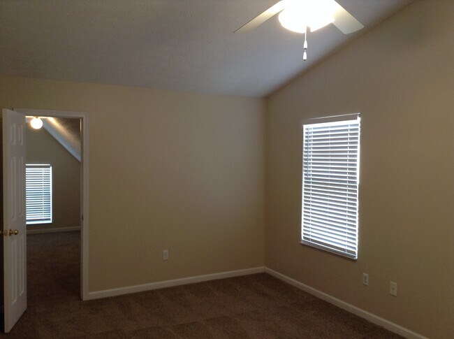 Building Photo - 279 La Salle Court