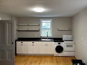Building Photo - 119 N 7th Ave W