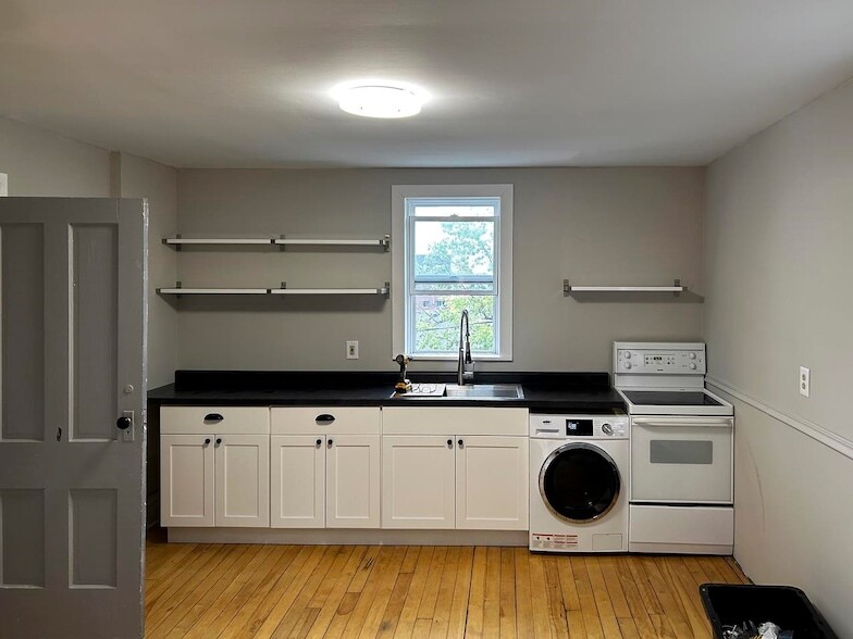Foto principal - 119 N 7th Ave W