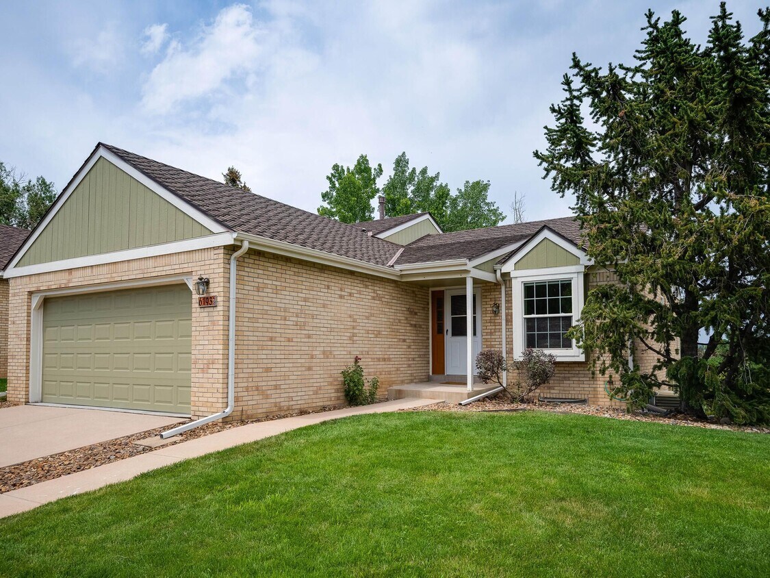 Foto principal - 6193 E Hinsdale Ave