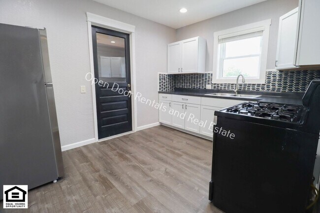 Foto del edificio - 302 S Walsh St