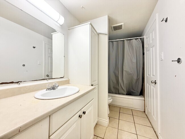 Building Photo - 475 Driftwood Dr