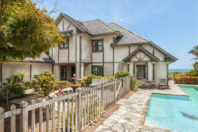 Building Photo - 965 Pebble Ln