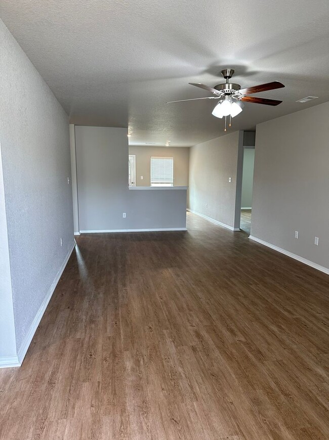 Building Photo - *Pre-leasing* NEWER Four Bedroom | Two Bat...