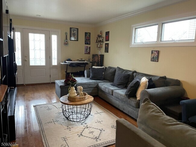 Building Photo - 415 Raritan Ave