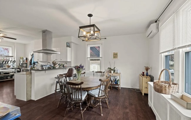 Building Photo - 114 Cadwalader Ave