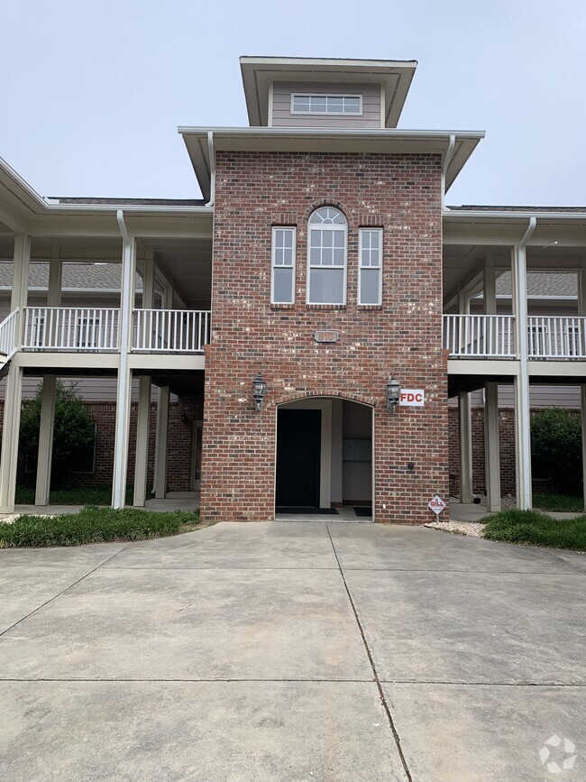 Building Photo - 510 Lionshead Rd