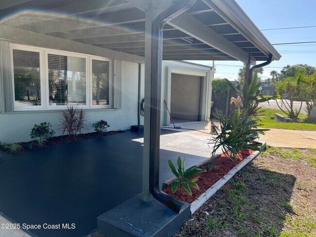 Building Photo - 175 Melaleuca Dr