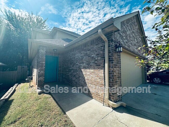 Photo - 1814 NE 135th St House