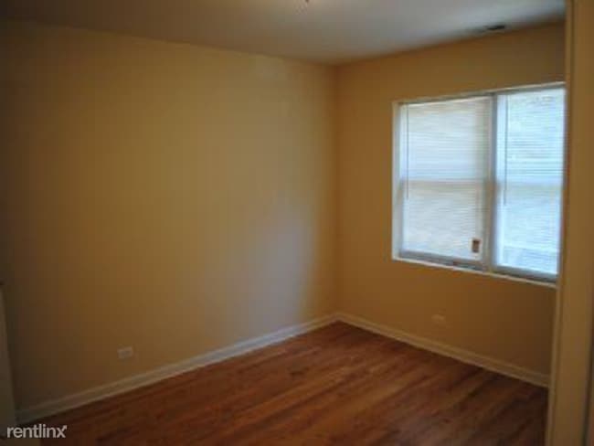 Building Photo - 2105 W Berwyn Ave