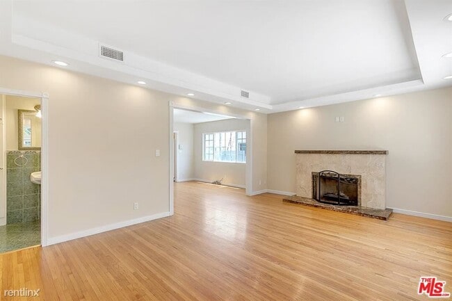 Building Photo - 4 br, 5 bath House - 350 N Sweetzer Ave