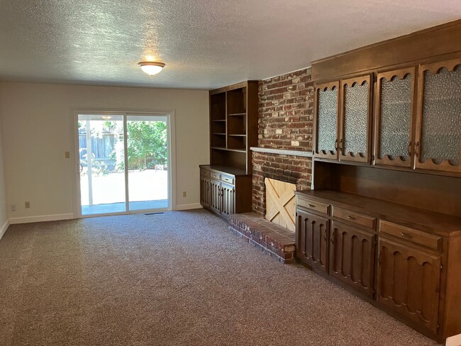 Building Photo - 1025 Princess Court Modesto, CA 95350