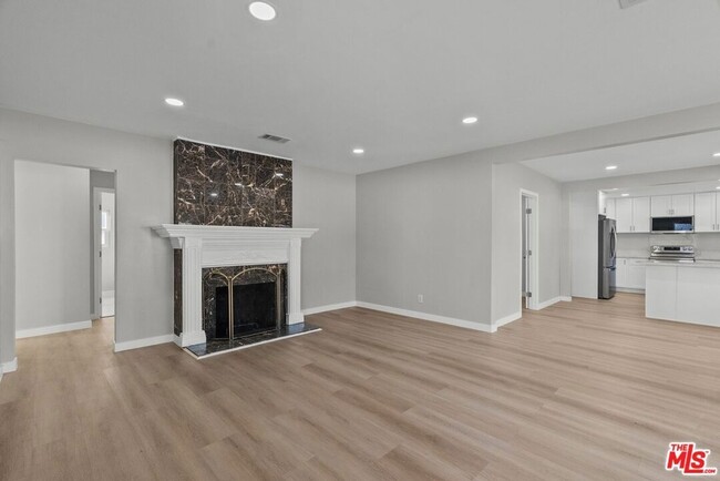 Foto del edificio - 6157 Colfax Ave