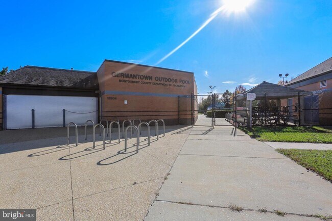 Building Photo - 19413 Caravan Dr