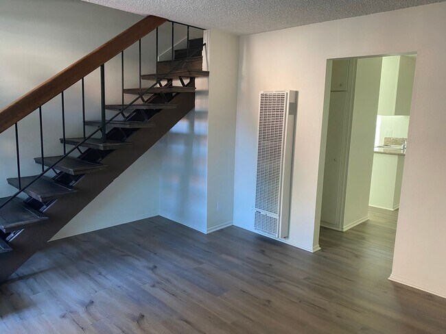 Foto del edificio - 2 story 2 bed, 1 1/2 bath Monticello Condo