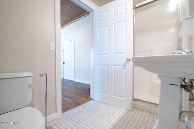 Foto del edificio - 5753 W Glendale Ave