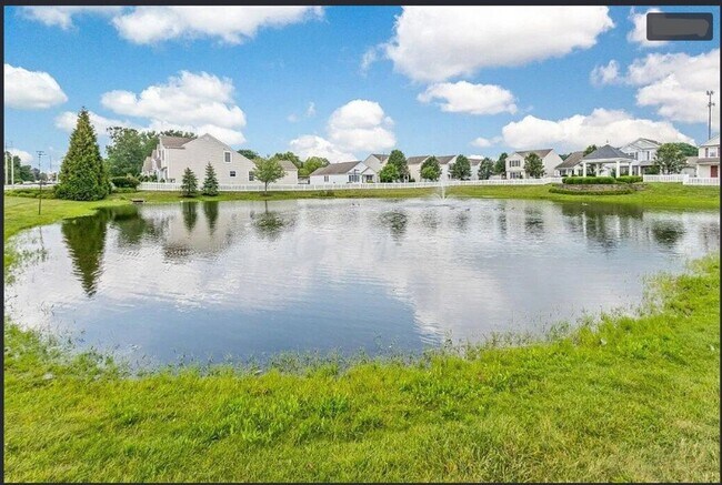 Foto del edificio - 7107 Reynolds Crossing Dr