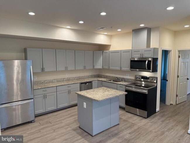 Building Photo - 1500 Ogden St NW