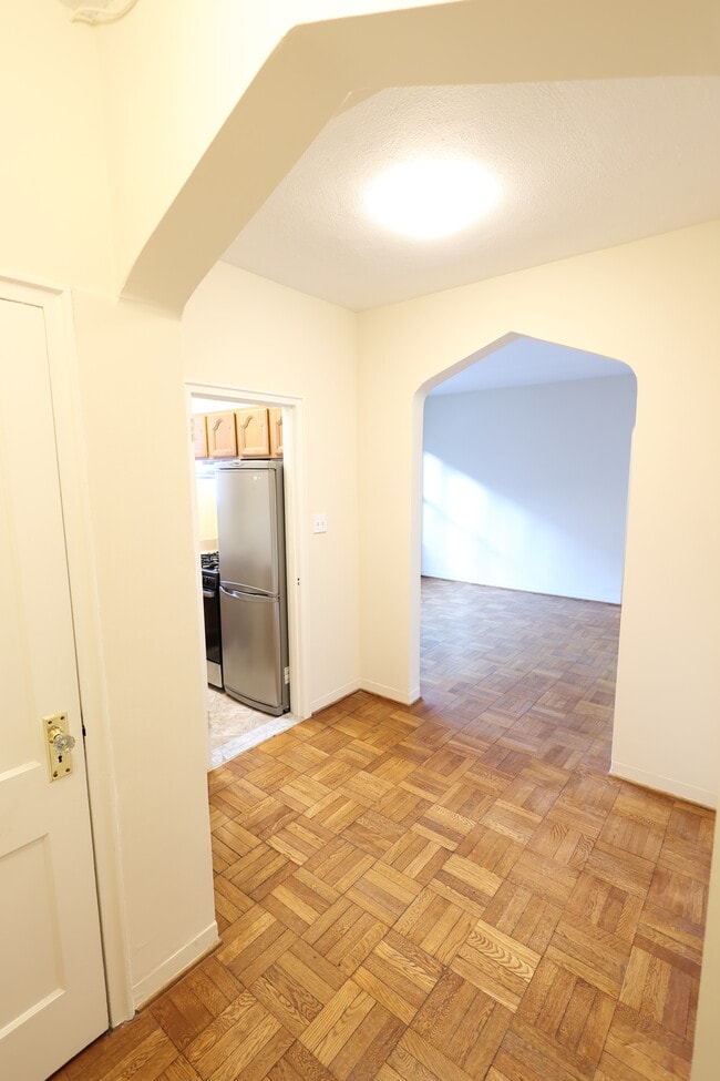 Building Photo - 1010 25th St NW