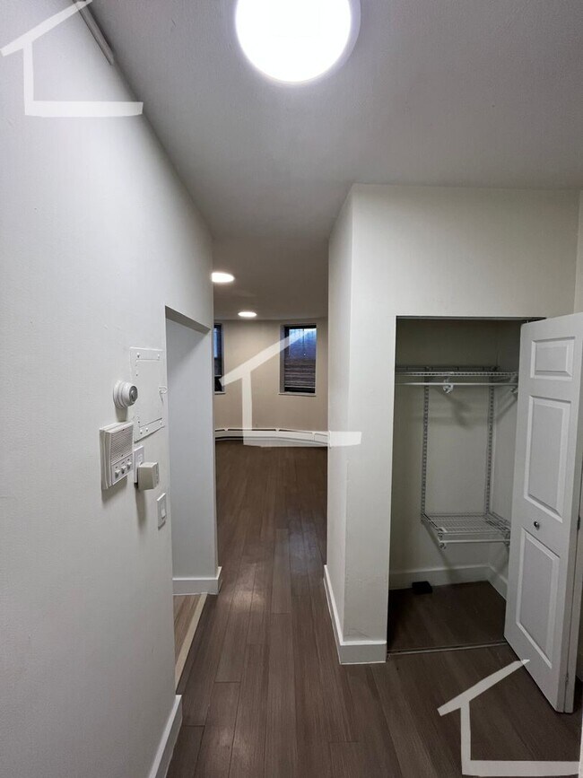 Foto del edificio - 568 Massachusetts Ave