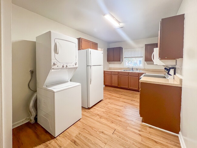 Foto del edificio - 22 Fox Hill Dr