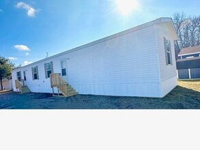 Building Photo - 60 Creek Valley Cir