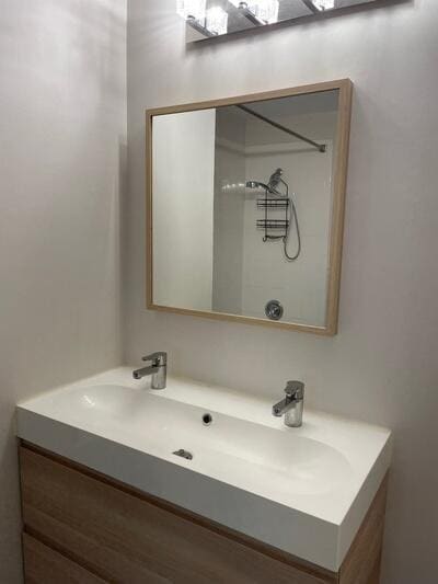 Building Photo - 1200 Town Center Dr