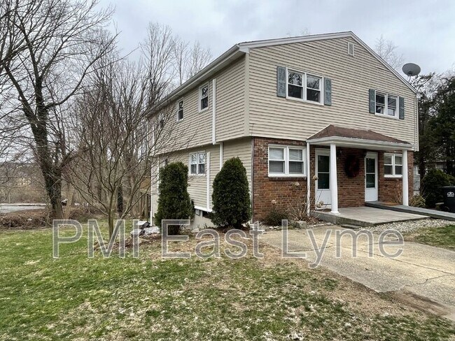 Building Photo - 12 Cedar Ln