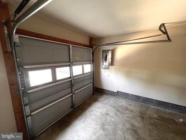 Foto del edificio - 3795 Harbor Rd