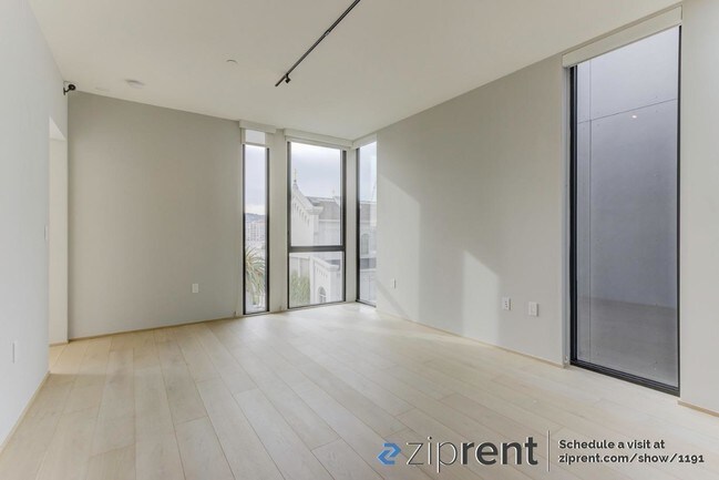 Building Photo - 241 10th St